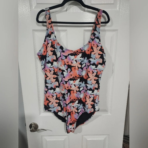 NWOT Roatan Swimwear Floral One Piece Swimsuit in Size 2X - Picture 1 of 12